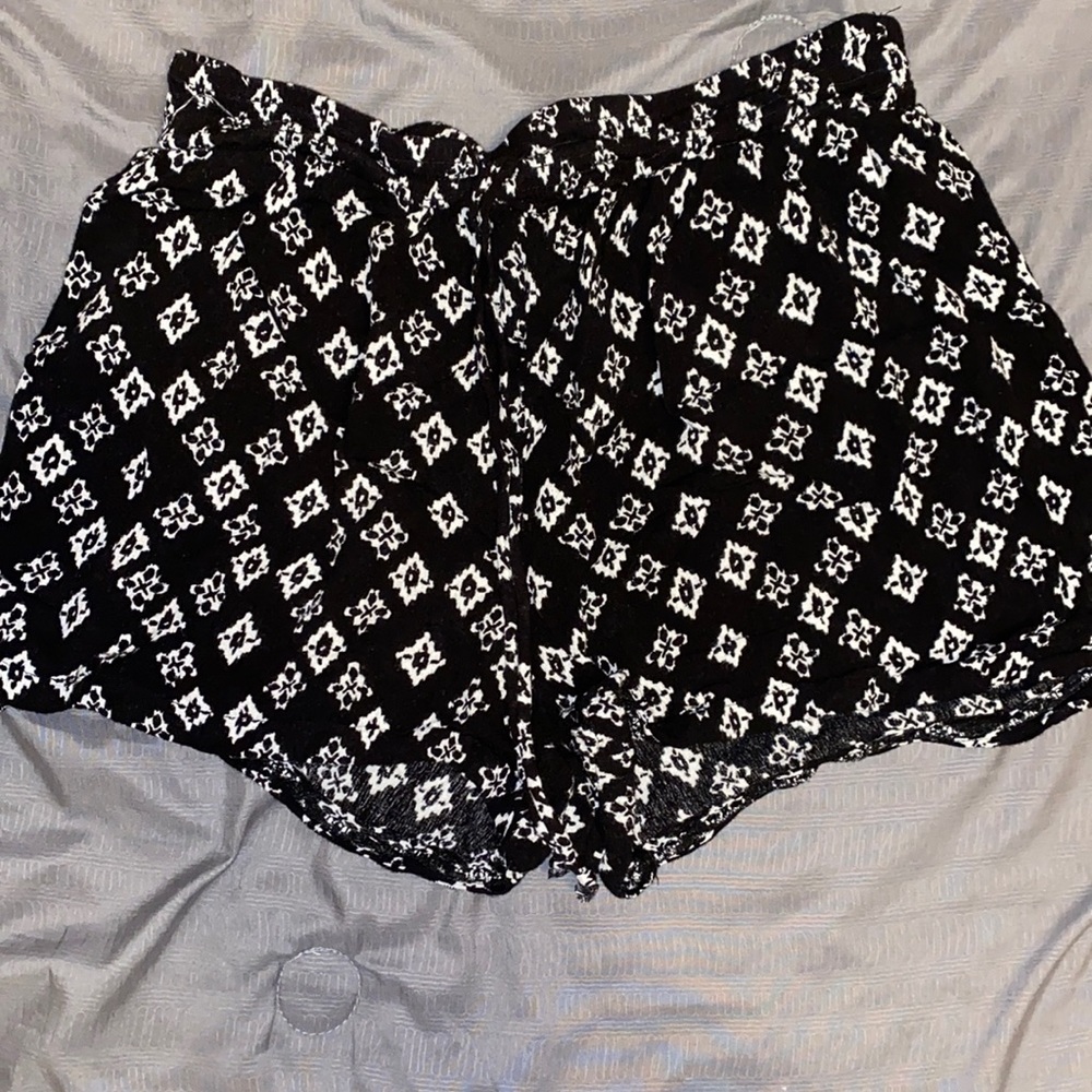 Juniors Lightweight Joe B Shorts. Black with white pattern.